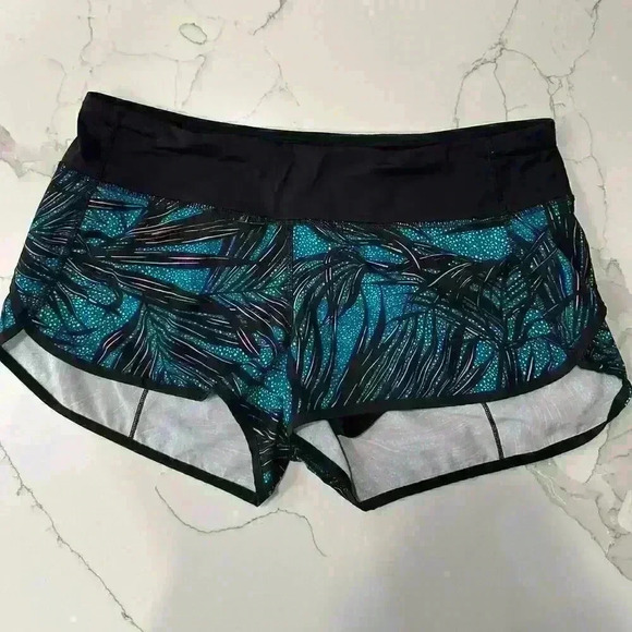 Lululemon Speed Short Palm Lace Tofino Teal Multi / Black
Size 8 - Picture 4 of 14
